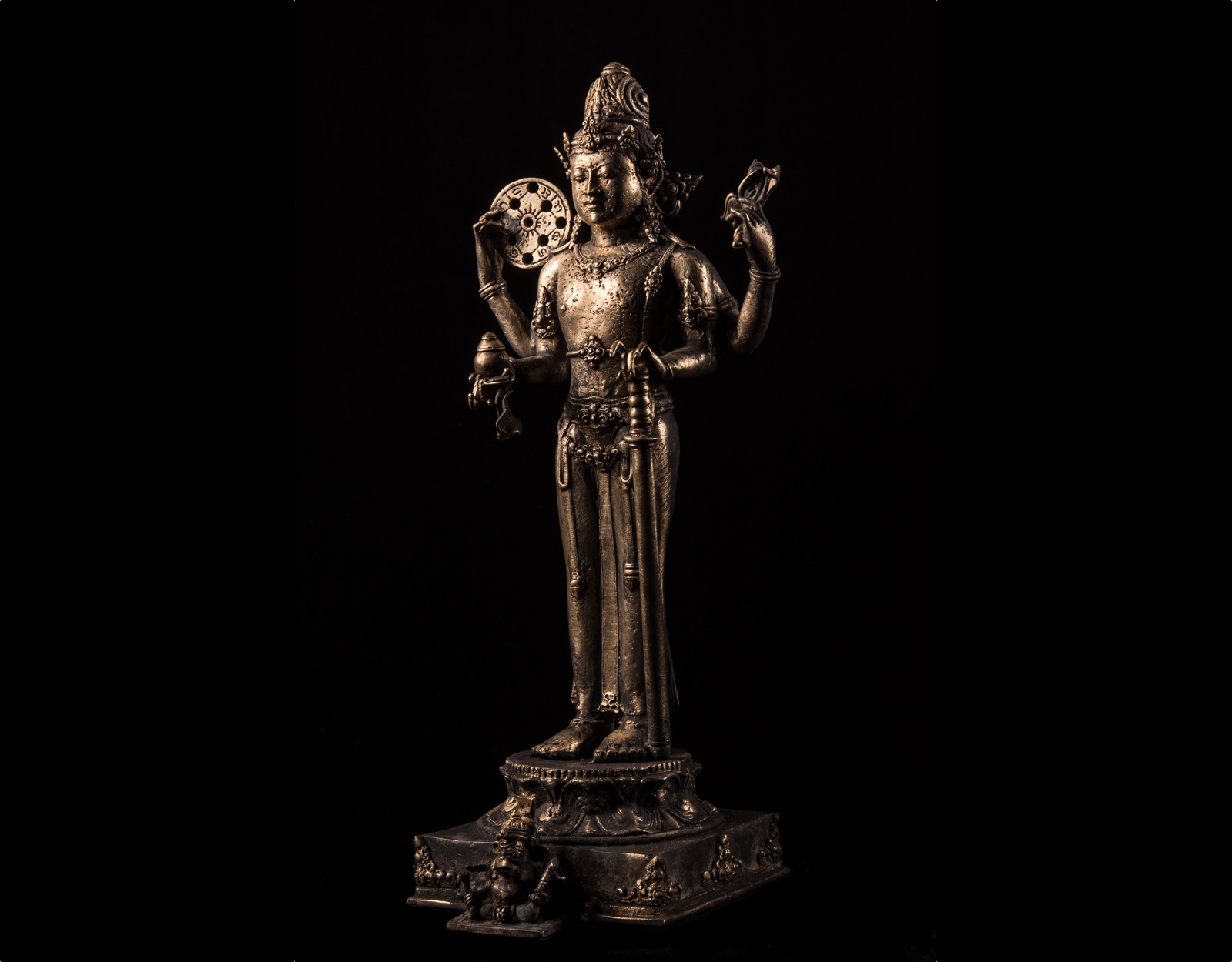 Бронзовая статуэтка Вишну фото VipKeris