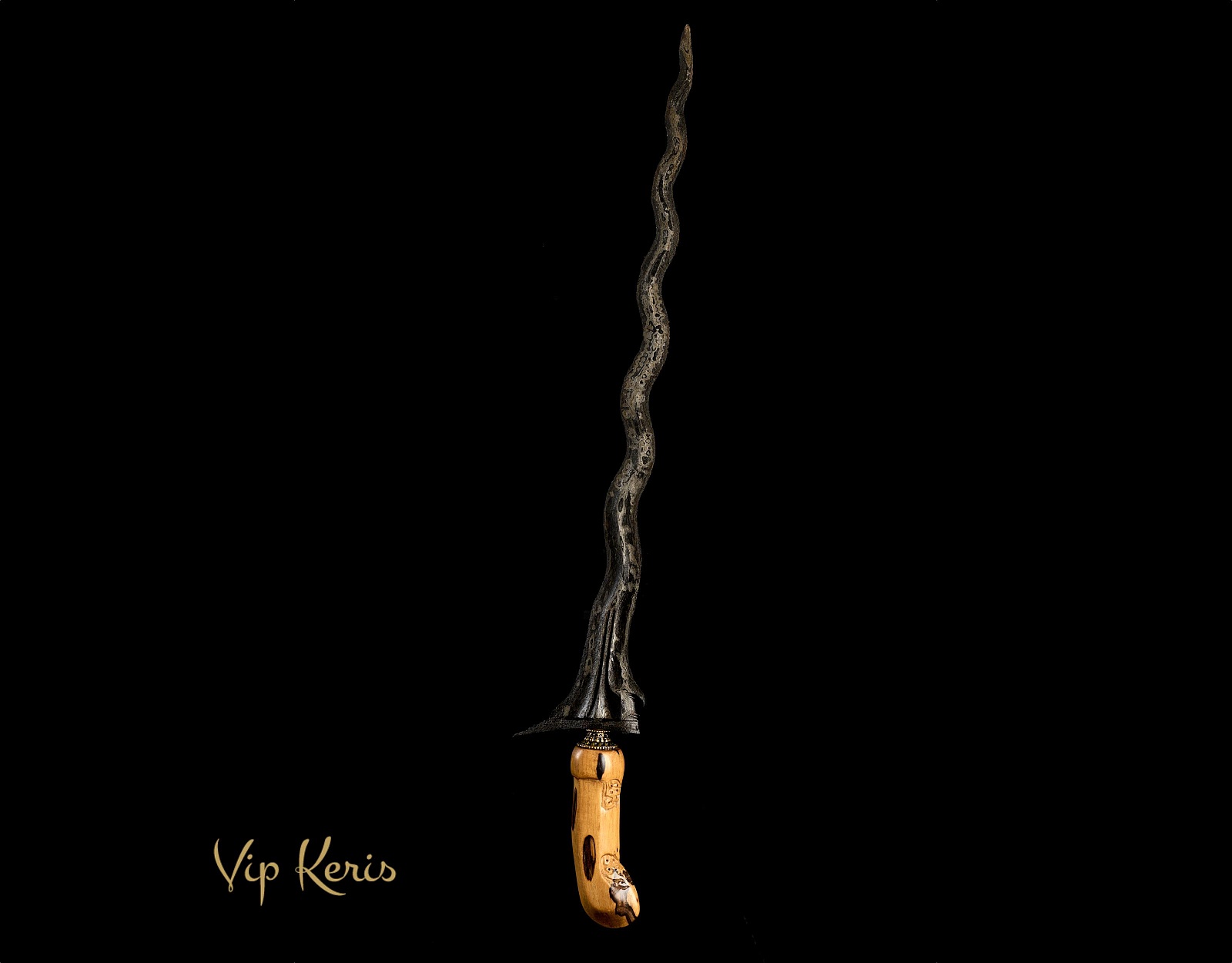 Пламевидный кинжал Крис Parungsari силы влияния и боевой магии стихии Воздух. фото VipKeris