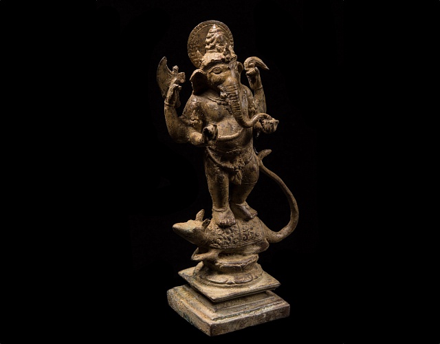 Старинная бронзовая статуя Ганеша на перевозчике Мушике фото VipKeris
