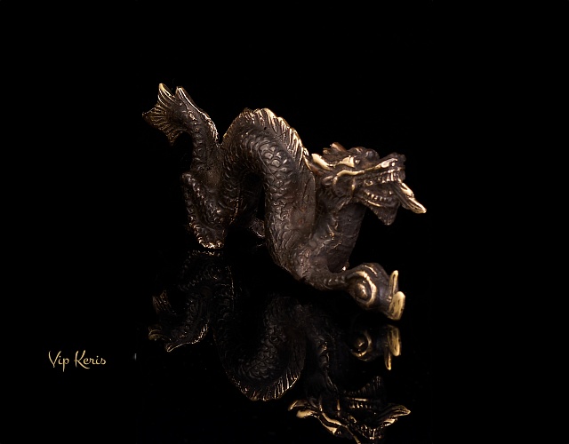 Бронзовые статуэтки огненных драконов. Гармония. фото VipKeris