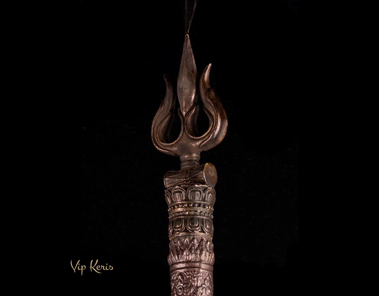Тришула с головой Огненного Нага, Непал. Trisula Naga Api фото VipKeris